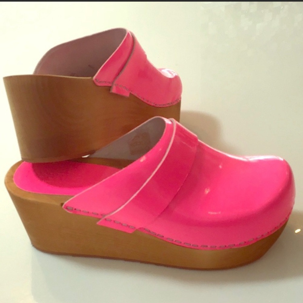 💕Sanita wedge clogs💕